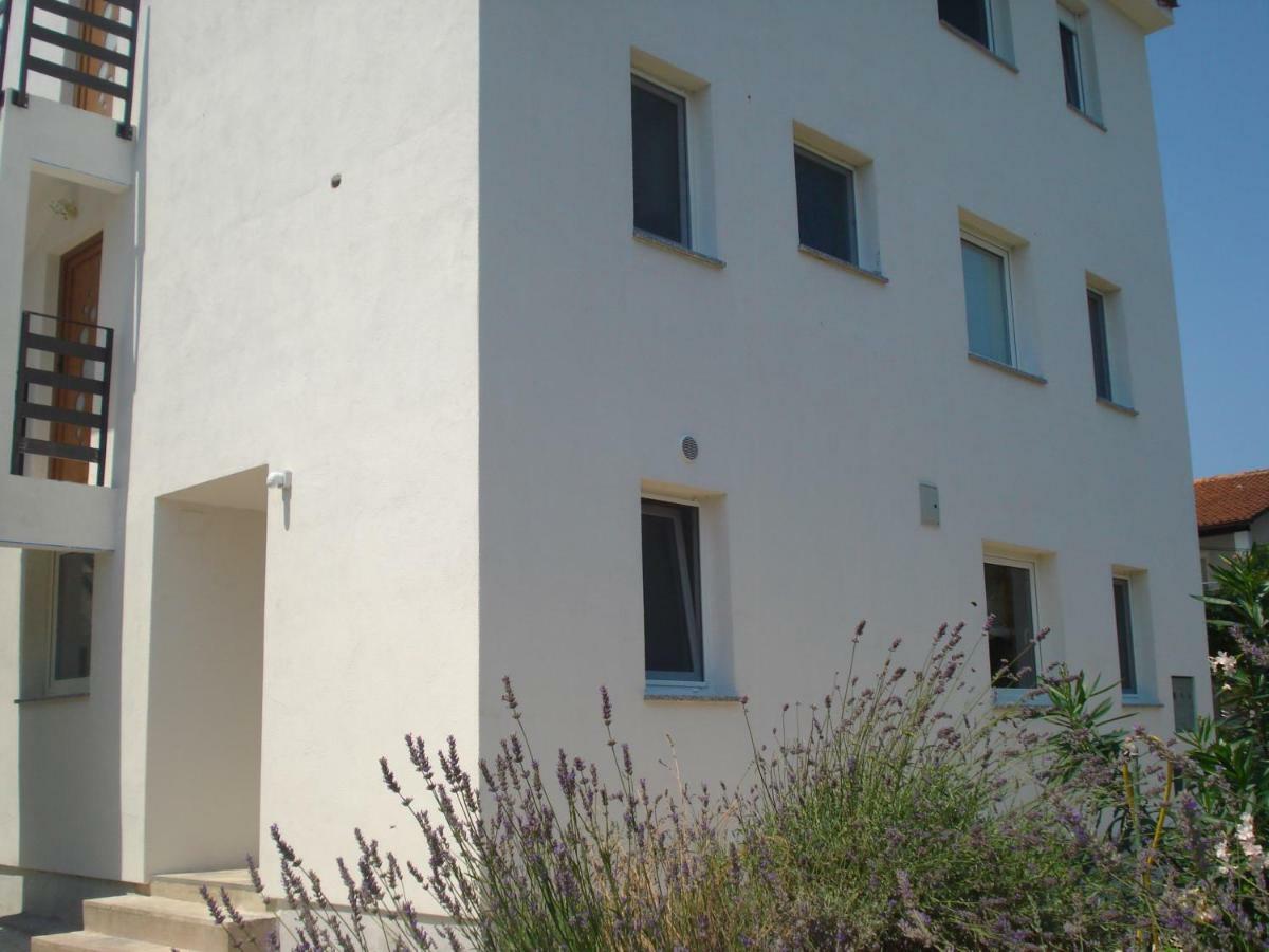 Apartment Premantura Exterior photo